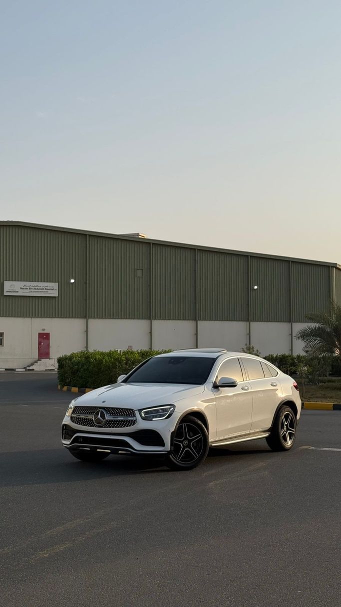 مستعملة Mercedes-Benz GLC Coupe 300 I (C253) فيس ليفت, 2.0 l, 2020 في في أم القيوين من LOW MILEAGE، اللون أبيض. المواصفات الكورية | AUTO.AE | إعلان #270902
