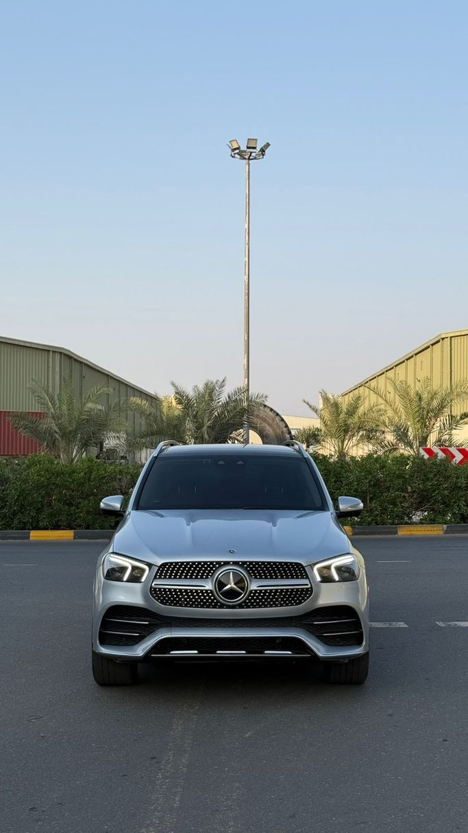 Подержанный Mercedes-Benz GLE 450 II (V167), 3.0 л, 2023 в ОАЭ, Умм-Аль-Кувейн от SALEH CARS Серебристый цвет. Корейская | AUTO.AE | Объявление #275782