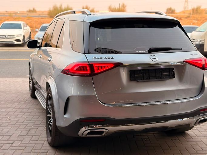 مستعملة Mercedes-Benz GLE 450 II (V167) فيس ليفت II (V167), 3.0 l, 2023 في في الإمارات, أم القيوين من LOW MILEAGE، اللون فضي. المواصفات الكورية | AUTO.AE | إعلان #277572