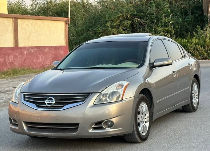 مستعملة Nissan Altima عملية فيس ليفت IV (L32), 2.5 l, 2011 في في الإمارات العربية المتحدة، اللون ذهبي. مواصفات الخليج | AUTO.AE | إعلان #268667