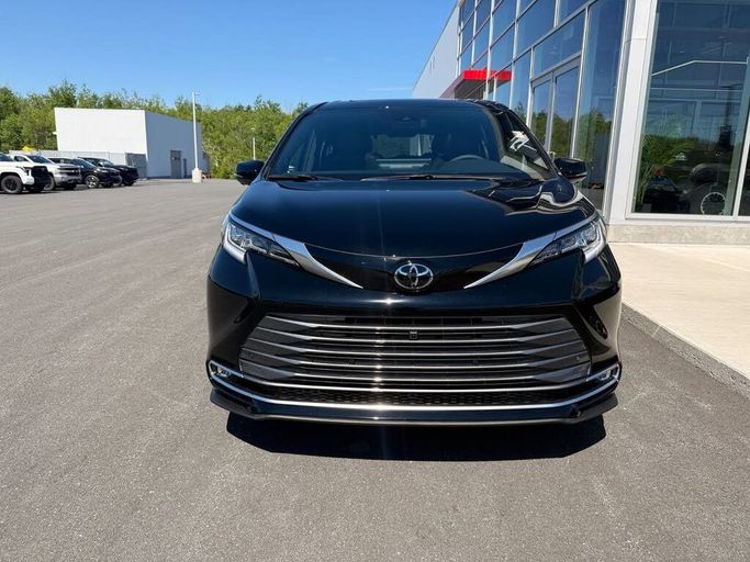 جديدة Toyota Sienna رابعاً, 2.5 l, 2026 في في الإمارات العربية المتحدة، اللون أسود. المواصفات الكندية | AUTO.AE | إعلان #261426