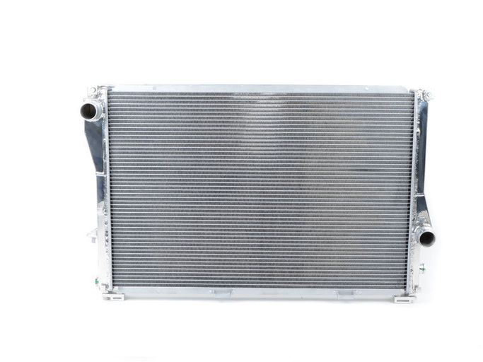 7064, CSF 7064 Radiator for BMW M5 (E39) 1999-2003 in UAE, Dubai. Condition - new. Price 3,310 AED. Photo, seller contacts | AUTO.AE