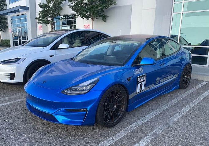 UP-M3-303-3.1, UNPLUGGED PERFORMANCE UP-M3-303-3.1 Ascension Side Skirts, Autoclaved PFRP for TESLA Model 3 в ОАЭ, Дубай. Состояние - новое. Цена ⁦8 390 AED⁩. Фото, контакты продавца | AUTO.AE