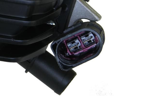 URO-015261, URO Parts - AIR Pumps for 2003-2006 CAYENNE - 95560510511 في الإمارات العربية المتحدة, دبي. Condition - new. Price ⁦880 AED⁩. Photo, seller contacts | AUTO.AE
