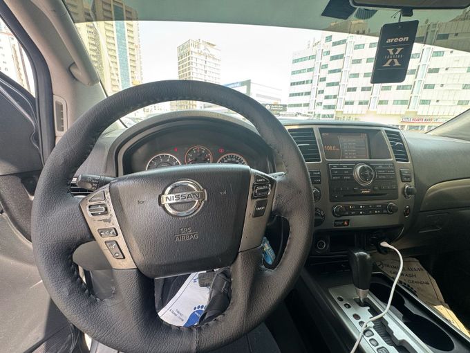 Подержанный Nissan Armada I Рестайлинг, 5.6 л, 2014 в Аджмане Серый цвет. GCC | AUTO.AE