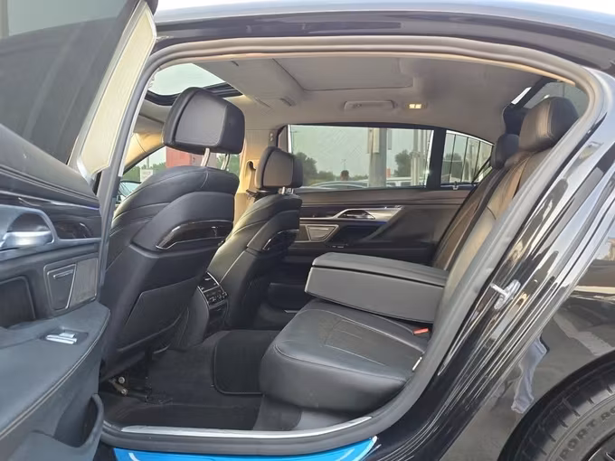 Used BMW 7 Series 740i VI (G11/G12) Facelift, 3.0 l, 2019 in Sharjah, Black color. European Specs | AUTO.AE