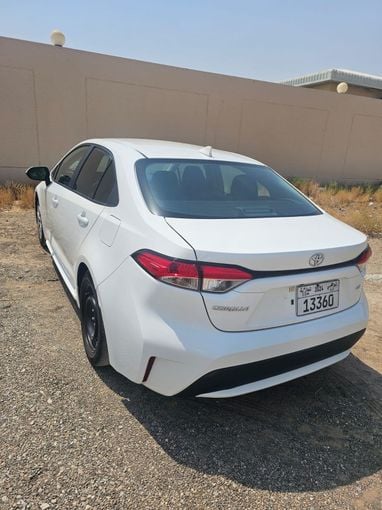 Used Toyota Corolla XI (E160, E170) Facelift, 1.5 l, 2021 in Abu Dhabi, White color. American Specs | AUTO.AE