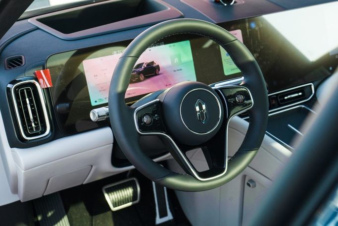 Новый Aito M9, 2025 в Дубае от TRADEX FRANCE MOTORS Голубой цвет. Other | AUTO.AE
