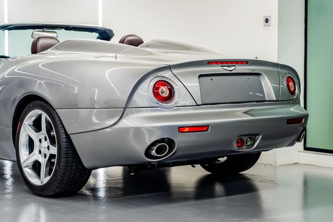 Новый Aston Martin DB AR1, 5.9 л, 2003 в Дубае Бежевый цвет. Европейская | AUTO.AE