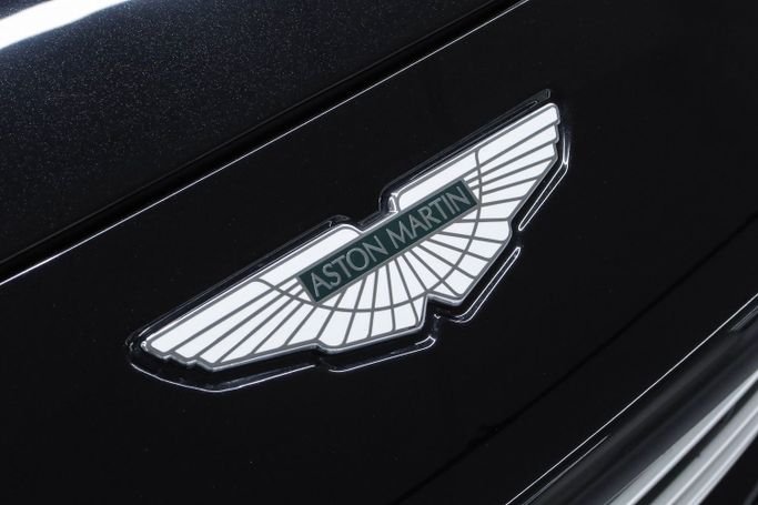 Подержанный Aston Martin DBX I, 4.0 л, 2021 в Дубае от PUPIL OF FATE MOTORS Черный цвет. GCC | AUTO.AE