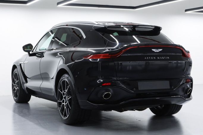Подержанный Aston Martin DBX I, 4.0 л, 2021 в Дубае от PUPIL OF FATE MOTORS Черный цвет. GCC | AUTO.AE
