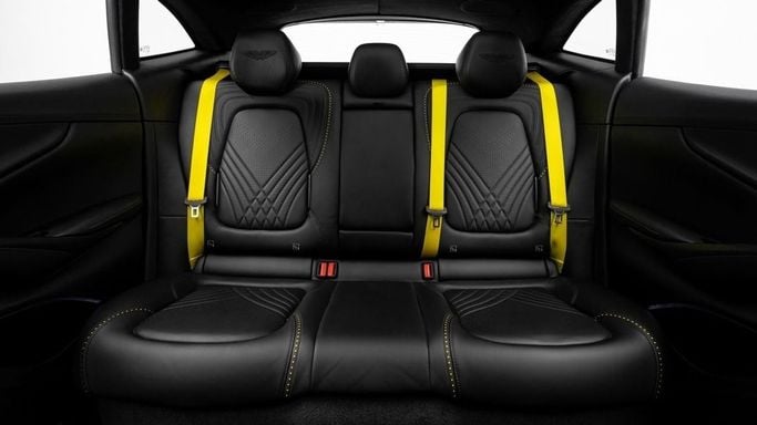 Подержанный Aston Martin DBX I, 4.0 л, 2021 в Дубае от Al Ain Class Motors Черный цвет. GCC | AUTO.AE