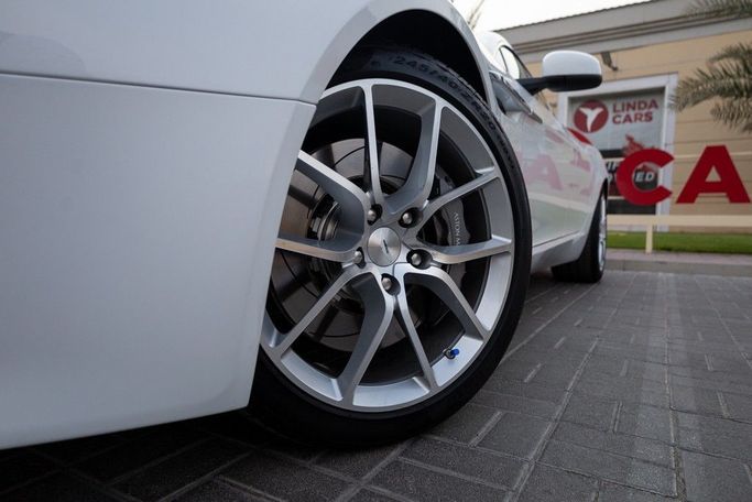 Подержанный Aston Martin Rapide I (S), 5.9 л, 2014 в Дубае от Linda Cars Белый цвет. GCC | AUTO.AE