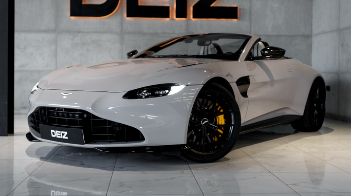 Aston Martin V8 Vantage IV, 2023 родстер спорт класса в Дубае от DEIZ белый цвет | AUTO.AE