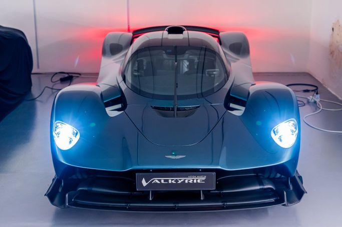 Новый Aston Martin Valkyrie, 6.5 л, 2022 в Дубае Зеленый цвет. Европейская | AUTO.AE