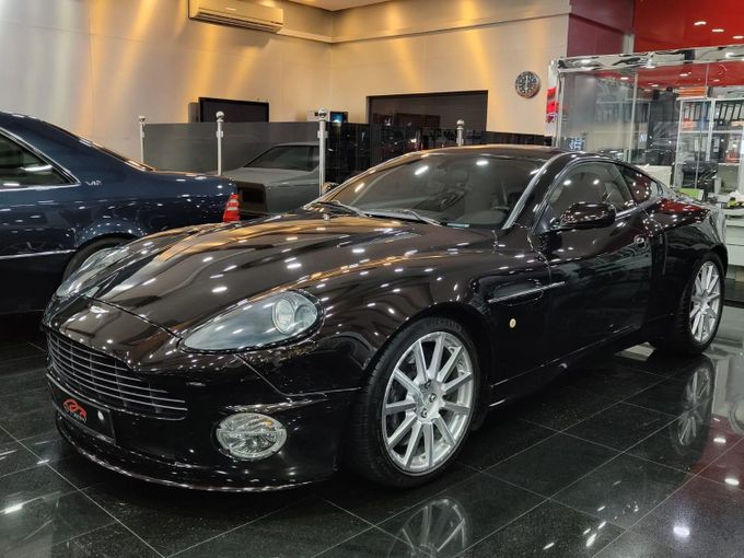 Used Aston Martin Vanquish I, 5.9 l, 2005 in Dubai by STAR COLLECTION LLC, Brown color. GCC Specs | AUTO.AE