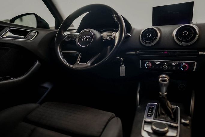 Подержанный Audi A3 III (8V) Рестайлинг, 999 л, 2017 в Дубае от Linda Cars Коричневый цвет. GCC | AUTO.AE