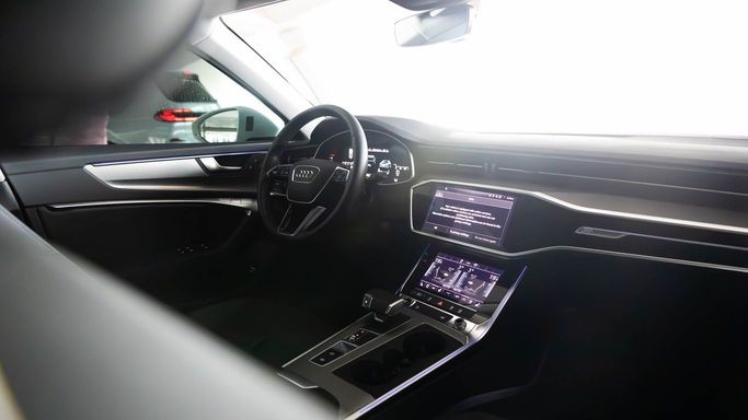 Audi A6 45 TFSI V (C8), 2021 седан стандарт класса в Дубае от AVA car rental белый цвет | AUTO.AE