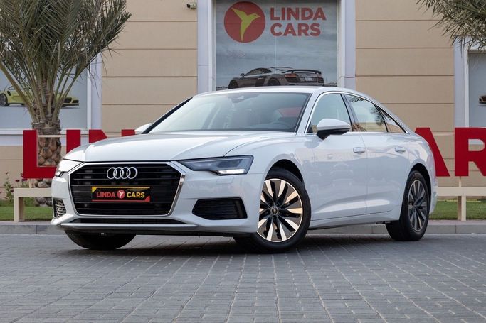 Подержанный Audi A6 40 TFSI V (C8), 2.0 л, 2022 в Дубае от Linda Cars Белый цвет. GCC | AUTO.AE