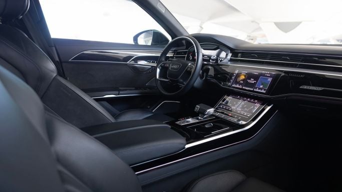 Audi A8 55 TFSI IV (D5), 2021 седан бизнес класса в Дубае от AVA car rental черный цвет | AUTO.AE