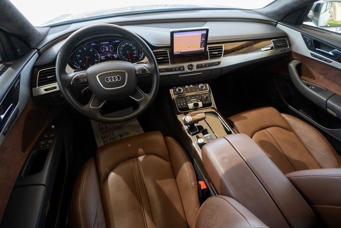Подержанный Audi A8 III (D4), 4.2 л, 2011 в Дубае от Linda Cars Серый цвет. GCC | AUTO.AE