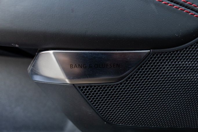 Подержанный Audi e-tron GT I, 2023 в Дубае от Linda Cars Черный цвет. GCC | AUTO.AE