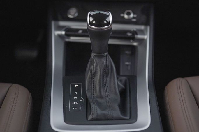 Подержанный Audi Q3 35 TFSI II (F3), 1.4 л, 2020 в Дубае от Linda Cars Черный цвет. GCC | AUTO.AE