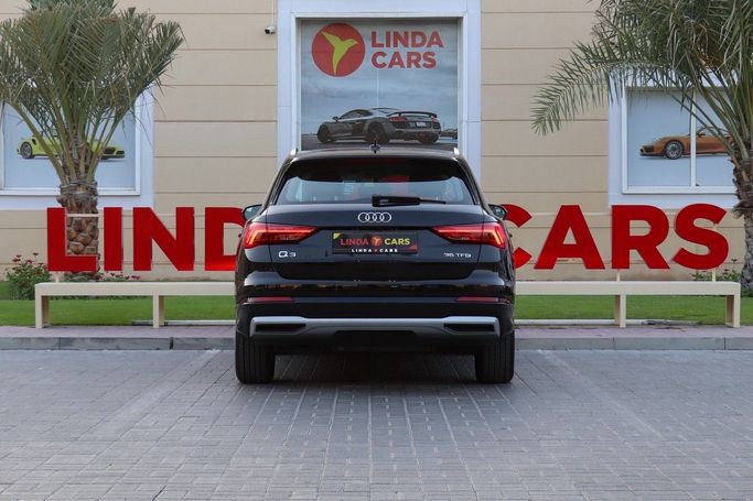Подержанный Audi Q3 35 TFSI II (F3), 1.4 л, 2020 в Дубае от Linda Cars Черный цвет. GCC | AUTO.AE
