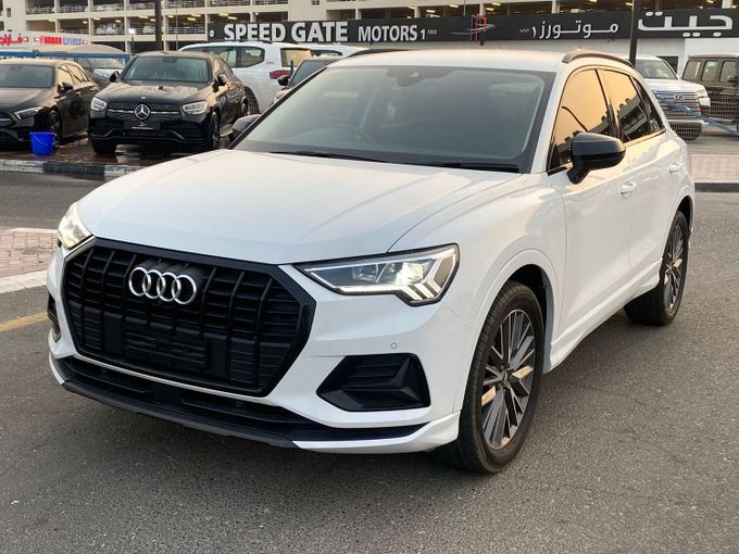 Подержанный Audi Q3 35 TFSI II (F3), 1.5 л, 2020 в Дубае от Alhamd Motors Белый цвет. Other | AUTO.AE
