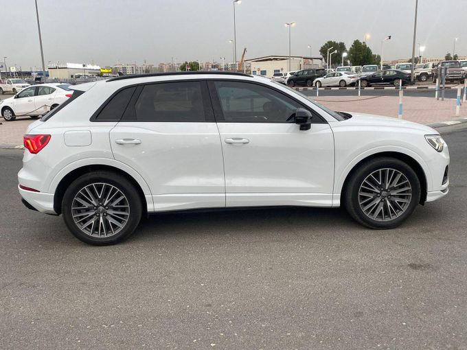 Подержанный Audi Q3 35 TFSI II (F3), 1.5 л, 2020 в Дубае от Alhamd Motors Белый цвет. Other | AUTO.AE