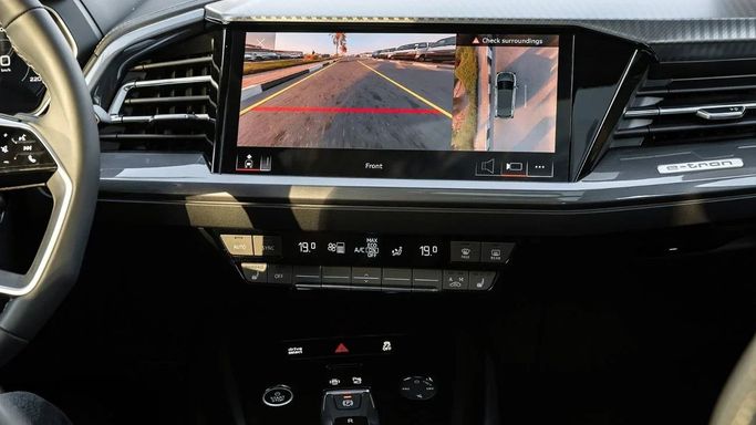 Новый Audi Q4 e-tron 40, 2021 в Дубае от Altass Motors Синий цвет. Other | AUTO.AE