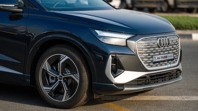 Новый Audi Q4 e-tron 40, 2021 в Дубае от Altass Motors Синий цвет. Other | AUTO.AE
