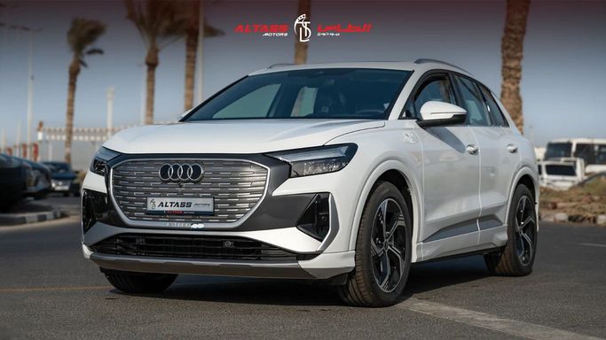 Новый Audi Q4 e-tron 40, 2021 в Дубае от Altass Motors Белый цвет. Other | AUTO.AE