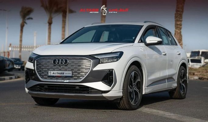 Новый Audi Q4 e-tron 40, 2021 в Дубае от Altass Motors Белый цвет. Other | AUTO.AE
