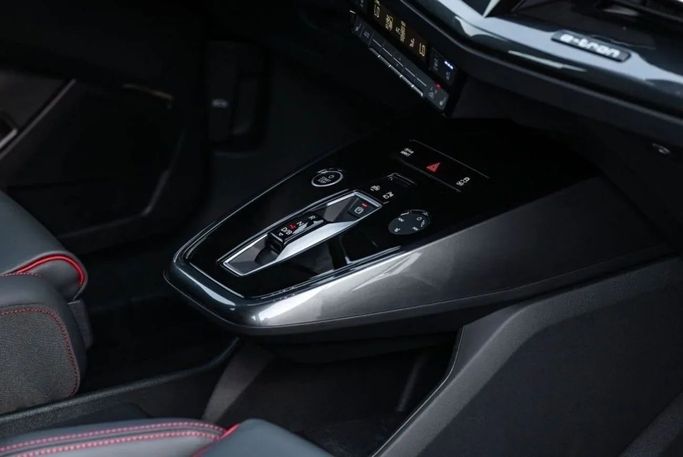 Новый Audi Q5 e-tron 40 I, 2023 в Дубае от Altass Motors Белый цвет. Other | AUTO.AE