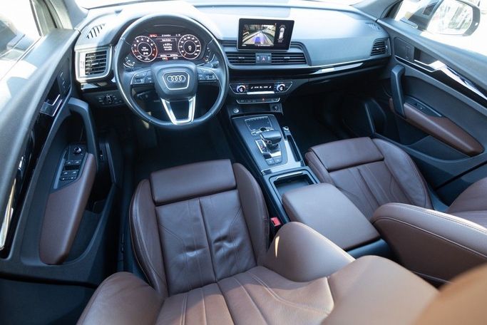 Used Audi Q5 II (FY), 2.0 l, 2018 in Dubai by Linda Cars, Grey color. GCC Specs | AUTO.AE