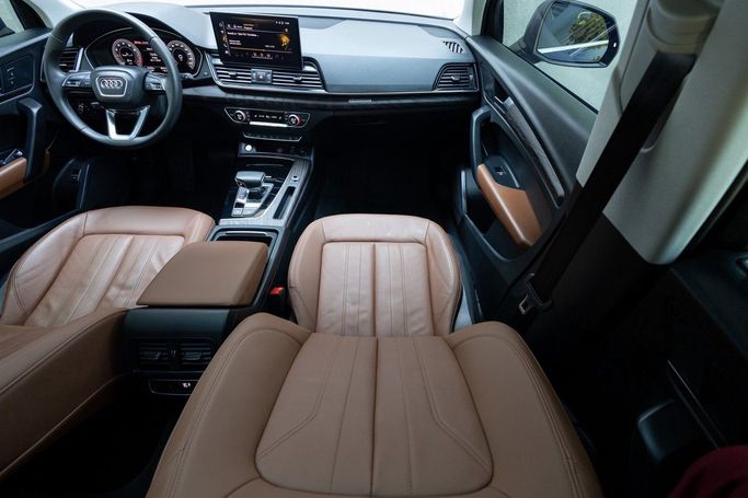 Подержанный Audi Q5 45 TFSI II (FY) Рестайлинг, 2.0 л, 2022 в Дубае от Linda Cars Синий цвет. GCC | AUTO.AE
