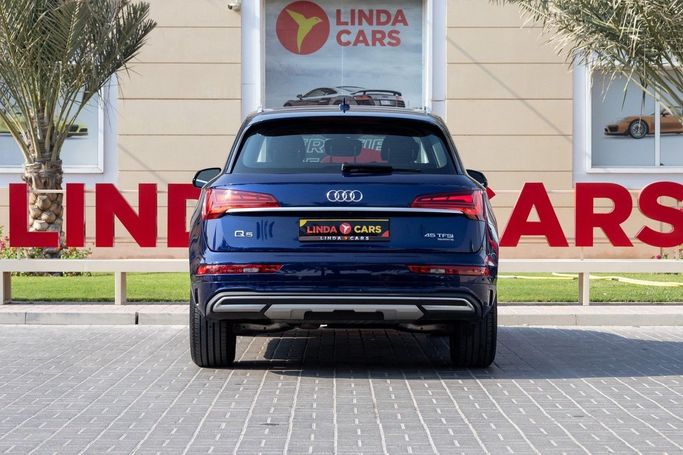 Подержанный Audi Q5 45 TFSI II (FY) Рестайлинг, 2.0 л, 2022 в Дубае от Linda Cars Синий цвет. GCC | AUTO.AE