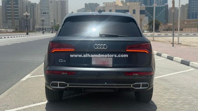 Подержанный Audi Q5 II (FY), 2.0 л, 2019 в Дубае от Alhamd Motors Серый цвет. Other | AUTO.AE