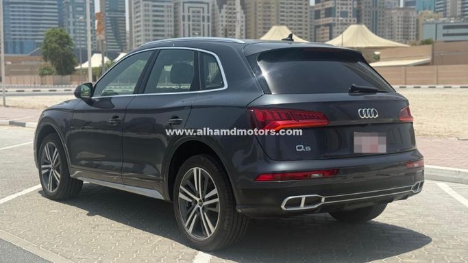 Подержанный Audi Q5 II (FY), 2.0 л, 2019 в Дубае от Alhamd Motors Серый цвет. Other | AUTO.AE