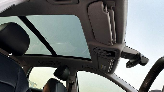 Подержанный Audi Q7 45 TDI II (4M) Рестайлинг, 3.0 л, 2020 в Дубае от Alhamd Motors Белый цвет. Китайская | AUTO.AE