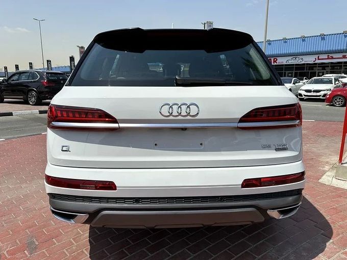 Подержанный Audi Q7 55 TFSI II (4M) Рестайлинг, 3.0 л, 2020 в Дубае от Nice Cars Motos Белый цвет. GCC | AUTO.AE