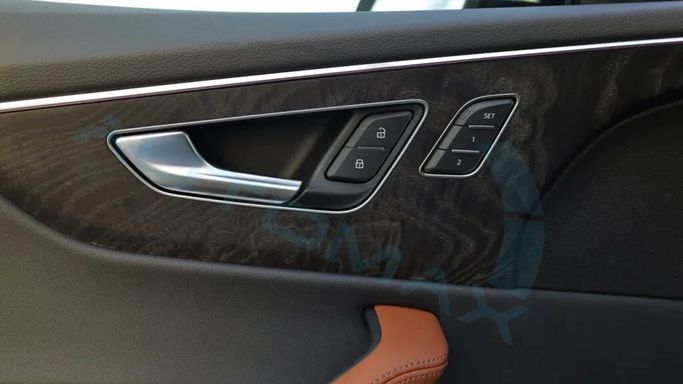 جديدة Audi Q8 55 TFSI I (4M) شد الوجه (4M), 3.0 l, 2025 في في دبي من Auto Max Group، اللون أبيض. مواصفات الخليج | AUTO.AE