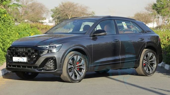 Новый Audi Q8 55 TFSI I (4M) Рестайлинг, 3.0 л, 2025 в Дубае от Auto Max Group Серый цвет. GCC | AUTO.AE