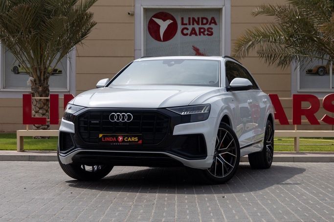 Подержанный Audi Q8 55 TFSI I, 3.0 л, 2021 в Дубае от Linda Cars Белый цвет. GCC | AUTO.AE