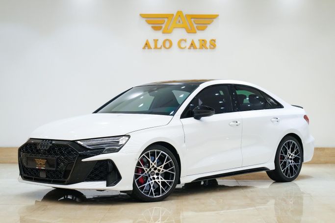 Подержанный Audi RS 3 III (8Y) Рестайлинг, 2.5 л, 2025 в Дубае от ALO CARS USED CARS LLC Белый цвет. GCC | AUTO.AE