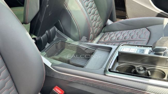 Новый Audi RS Q8 I, 4.0 л, 2024 в Дубае от Falcons GT Motors FZCO Черный цвет. Европейская | AUTO.AE
