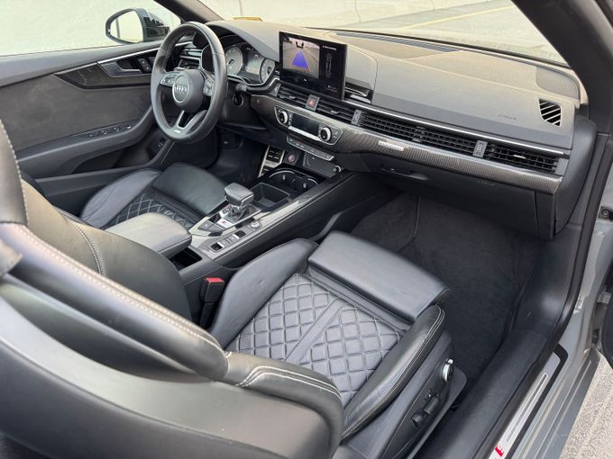 مستعملة Audi S5 عملية شد الوجه II (F5), 3.0 l, 2022 في في دبي، اللون رمادي.  | AUTO.AE
