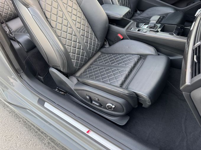 مستعملة Audi S5 عملية شد الوجه II (F5), 3.0 l, 2022 في في دبي، اللون رمادي.  | AUTO.AE