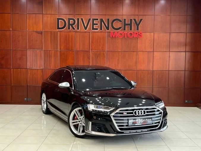 Подержанный Audi S8 IV (D5), 4.0 л, 2020 в Дубае от Drivenchy Motors Черный цвет. GCC | AUTO.AE